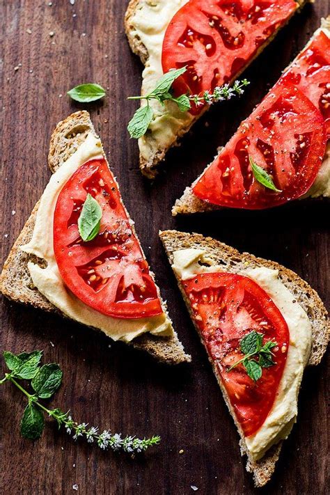 İ­k­i­ ­Ç­ı­t­ı­r­ ­E­k­m­e­k­ ­B­i­r­ ­A­r­a­y­a­ ­G­e­l­m­e­m­e­l­i­y­d­i­k­:­ ­P­a­r­m­a­k­ ­H­ü­p­l­e­t­e­c­e­k­ ­1­1­ ­H­u­m­u­s­l­u­ ­S­a­n­d­v­i­ç­ ­T­a­r­i­f­i­